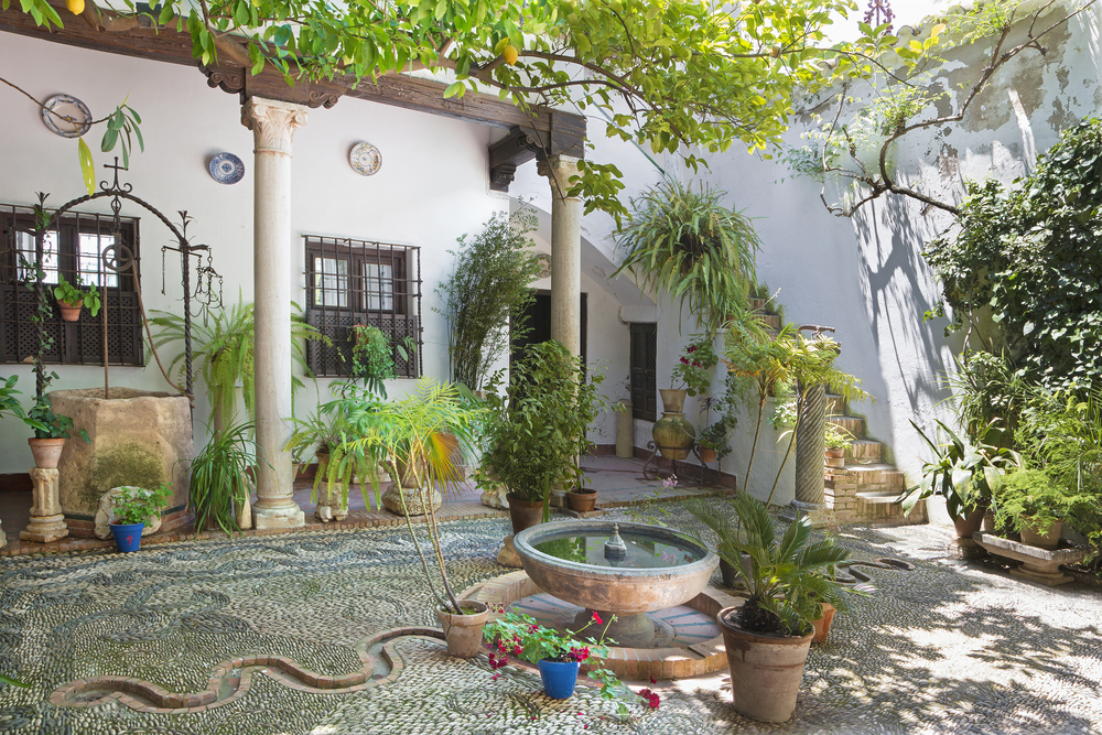 Courtyard Gardens | Walls in Landscape Design